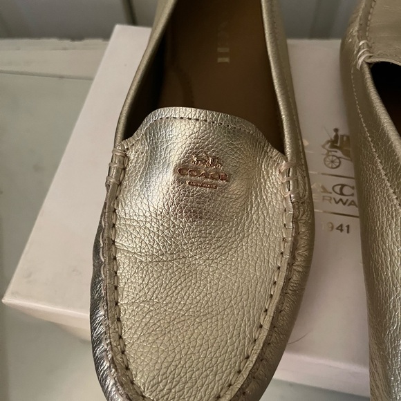 Metallic gold Coach driving shoe , never worn. Size 8.5 - Picture 2 of 4